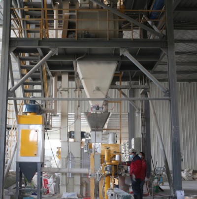 Tá tús á chur amárach le hobair athchóirithe atá beartaithe ar 22 scoil a thóg Western Building Systems